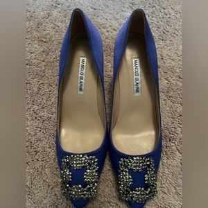 NWT Manolo Blahnik Hangisi 105 Embellished Satin Pumps - Blue, Size 8